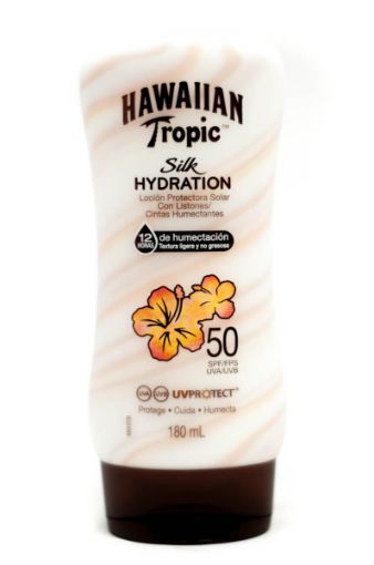 Imagen de BLOQUEADOR HAWAIIAN TROPIC CON LISTONES SILK HIDRATATION 50 180 ML