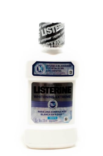 Imagen de ENJUAGUE BUCAL LISTERINE WHITENING EXTREME MENTA 236 ml 