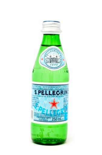 Imagen de AGUA SAN PELLEGRINO MINERAL CON GAS 250 ML